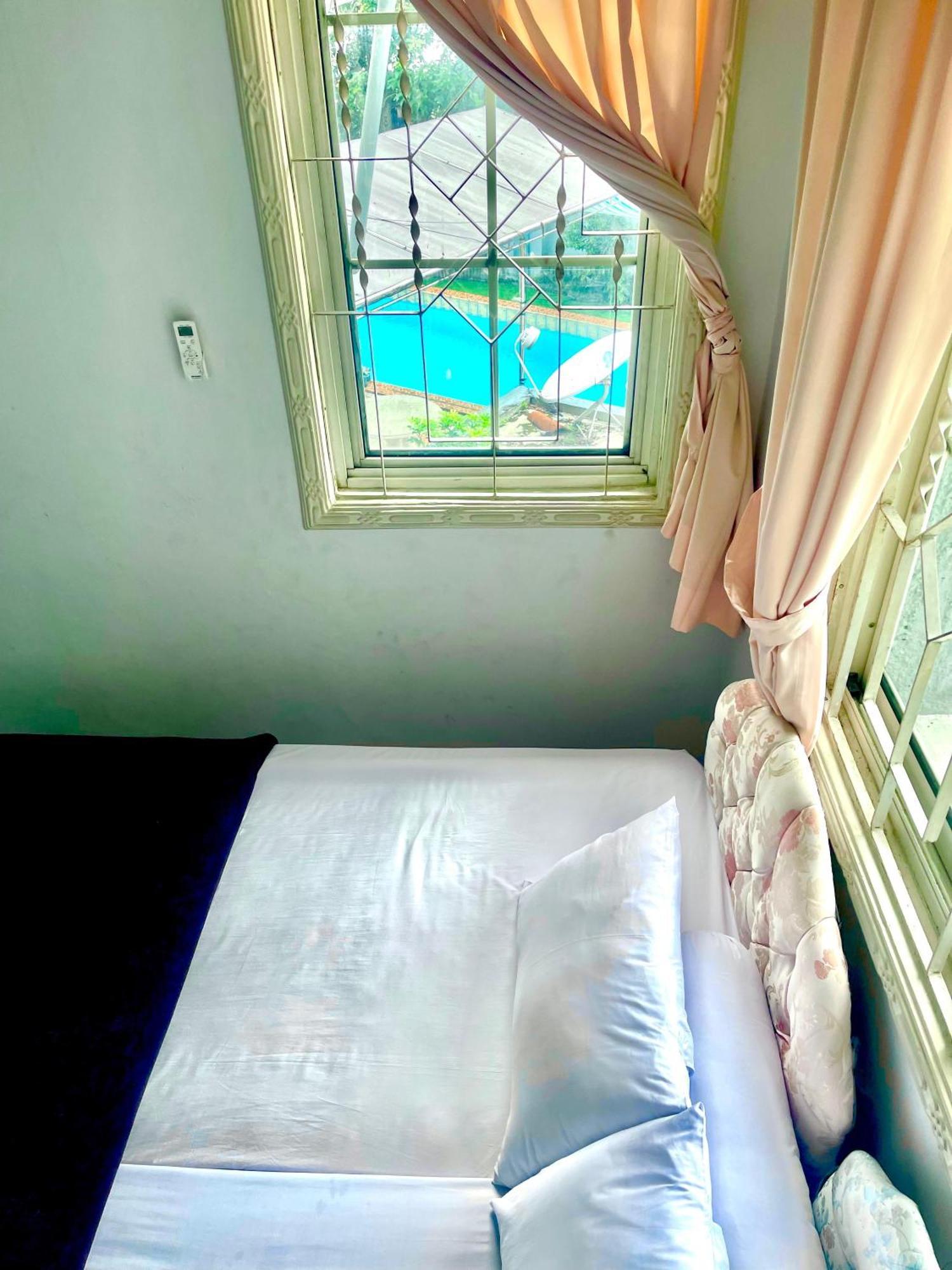 Vila Princess,Sentul 4Bedroom Dan Tenda Camping,Private Pool, Tenis Meja, Mini Billiard, Karaoke, Ayunan,Bbq, 08Satu3 80Satu6 4Satu5Satu โบกอร์ ภายนอก รูปภาพ